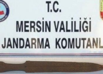 Mersin’de tarihi eser kaçakçılığı operasyonunda kılıç ele geçirildi
