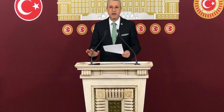 CHP’Lİ ANTMEN ‘İKTİDAR VATANDAŞI AÇLIKTAN ÖLÜME MAHKUM ETTİ’