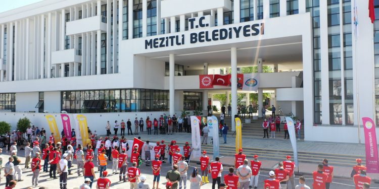 Mezitli Belediyesi 1 Mayısı Kutladı