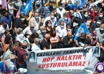 Mersin’de Deniz Poyraz katline tepki: Katillerden hesabı kadın mücadelesi soracak