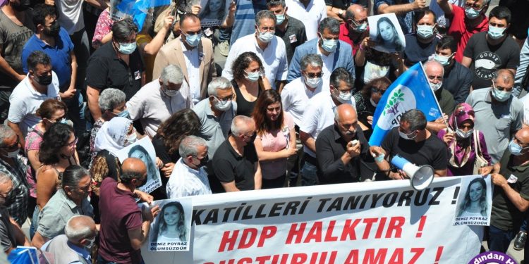 Mersin’de Deniz Poyraz katline tepki: Katillerden hesabı kadın mücadelesi soracak