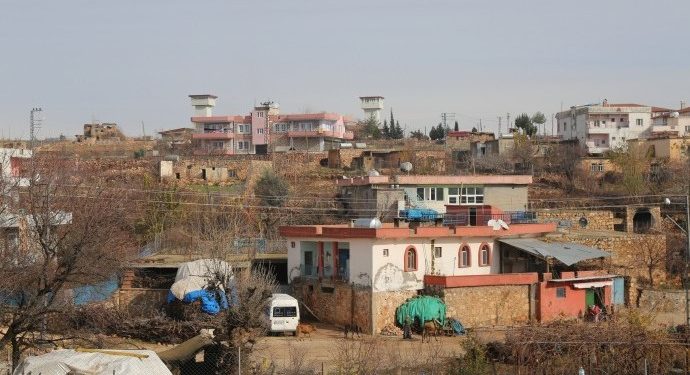 Sulama havuzuna düşen çocuk hayatını kaybetti