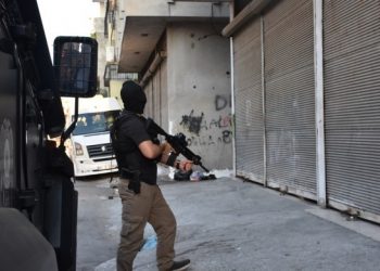 Adana’da ev baskınları:Çok sayıda gözaltı