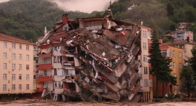 Karadeniz’deki sellerde can kaybı 64’e yükseldi