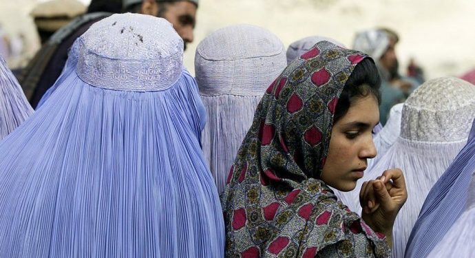 Afganistanlı kadın aktivist: Bizim için her şey bitmiş değil