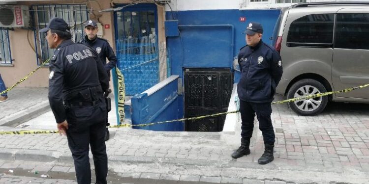 15 Yaşındaki Kız Çocuğunun 3. Kattan Atıldığı Iddia Edildi