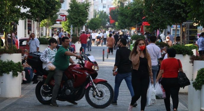 ‘Dolar uçuyor ama maaşlar yerinde duruyor’