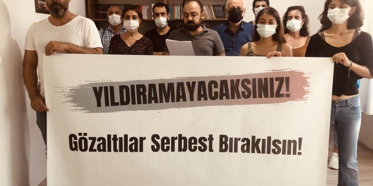 Halkevleri TİP ve SYKP üyelerinin gözaltına alınmasına tepki