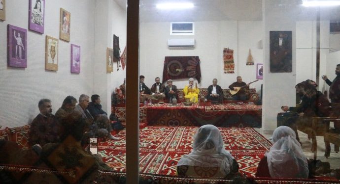 Mersin’de dengbej dinletisi