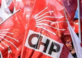 Mersin Valiliği’nin Cumhuriyet Meydanı’nda yapılmasına izin vermediği CHP mitingi, millet bahçesinin yanında yapılacak