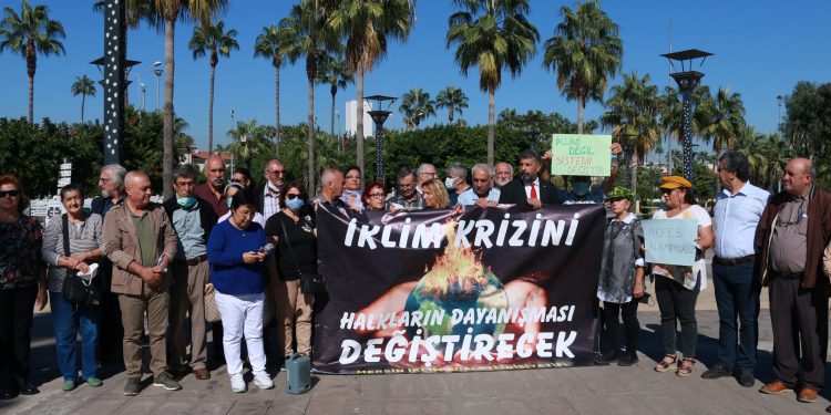 Çevreciler iklim krizine dikkat çekti