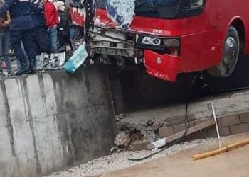 Akkuyu’da işçi taşıyan otobüsler çarpıştı
