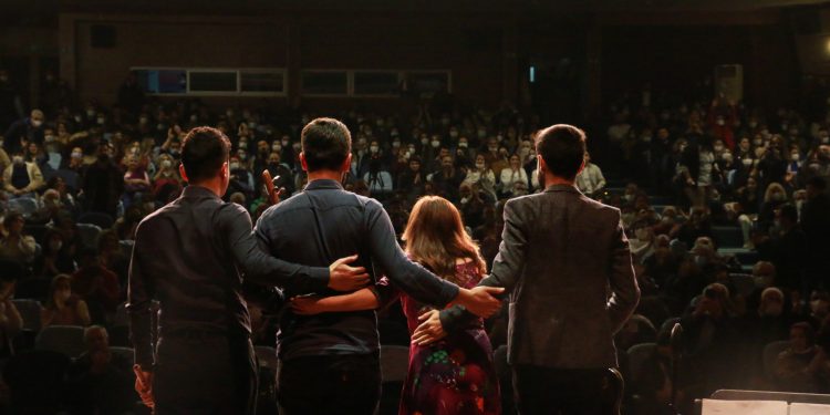 Mersin’de İnsan Hakları Günü dolayısıyla konser