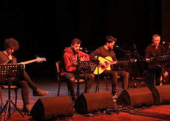 Mersin’de sokak sanatçılarıyla dayanışma konseri