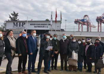 YKKED üyeleri limanın genişleme projesini protesto etti