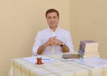 Demirtaş’a Davutoğlu’na hakaretten hapis cezası