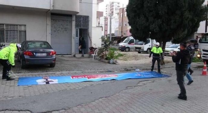 Kadının ölümüne yol açan pankart taşına 2 gözaltı