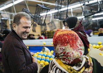 Başkan Seçer, emekçi kadınlarla bir araya geldi