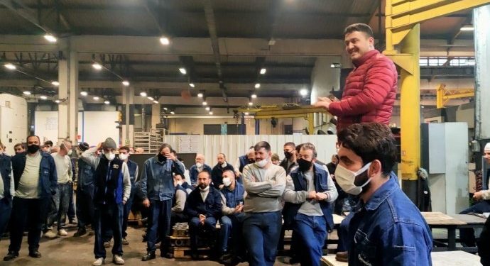 Çimsataş Fabrikası’nda işçiler üretimi durdurdu