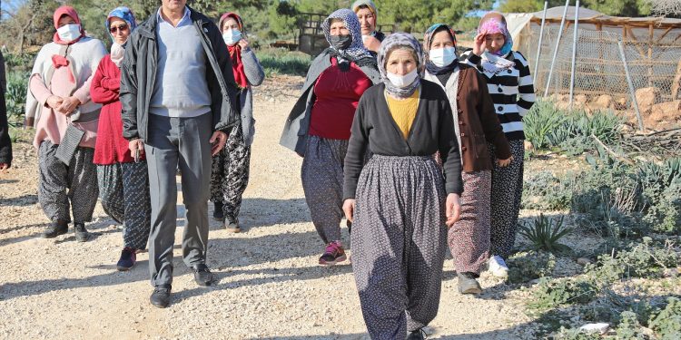 Başkan Tarhan ve Bozön halkı orman alanının hazineye devredilmesine karşı çıktı
