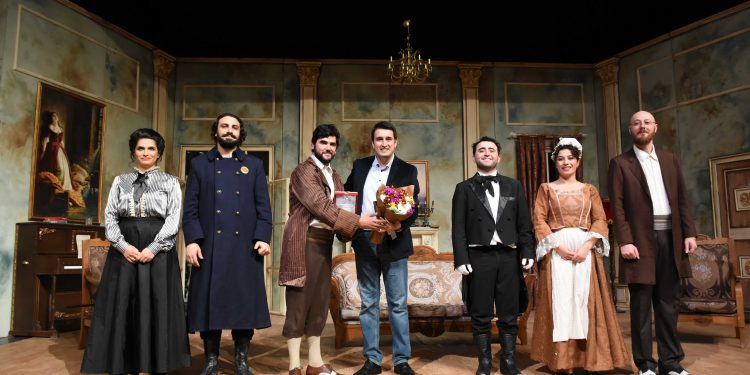 ‘Çehov Vodvil’ oyunu Aksaraylı izleyicilerle buluştu