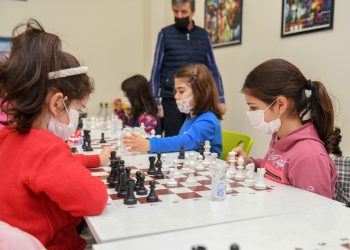 Yenişehirli çocuklar atölye temelli eğitimlerle geleceğe hazırlanıyor