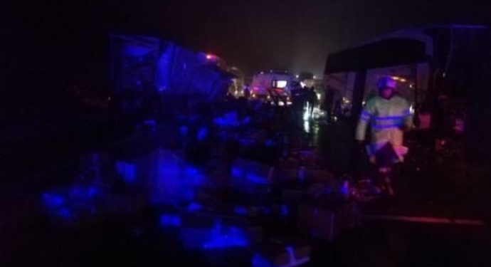 Tarsus TEM Otoyolu’nda kaza: 1 ölü, 13 yaralı