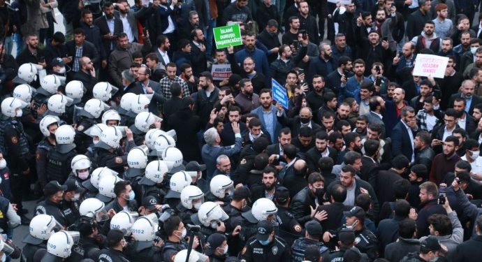 Furkan Vakfı’nın Miraç Kandili etkinliği engellendi