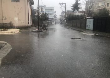 Mersin’de sağanak yağış etkili oldu