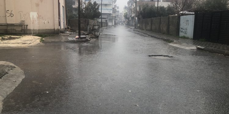 Mersin’de sağanak yağış etkili oldu