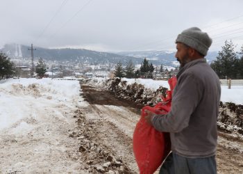 Kentin yüksek kesimlerindeki kar nöbeti sürüyor