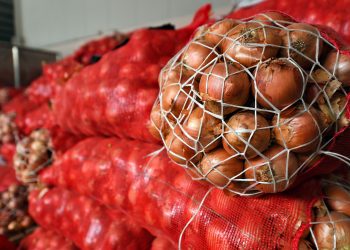 Büyükşehir, 50 ton daha patates ve soğan dağıtmaya başladı