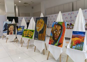 Üretici Kadın buluşmalarına Müzeyyen Çetinkaya’nın tabloları renk kattı