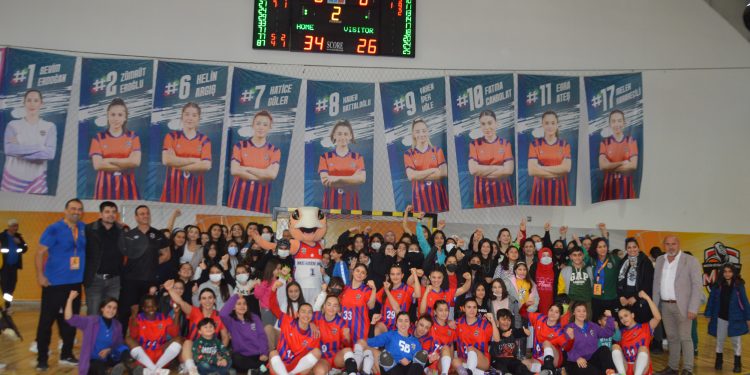 Mersin Büyükşehir MSK takımlarından çifte galibiyet