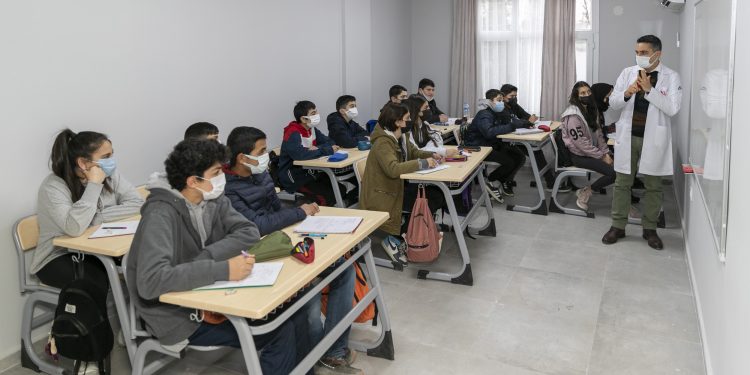 Yenice’deki yurt binası yenilenerek eğitim merkezine dönüştü