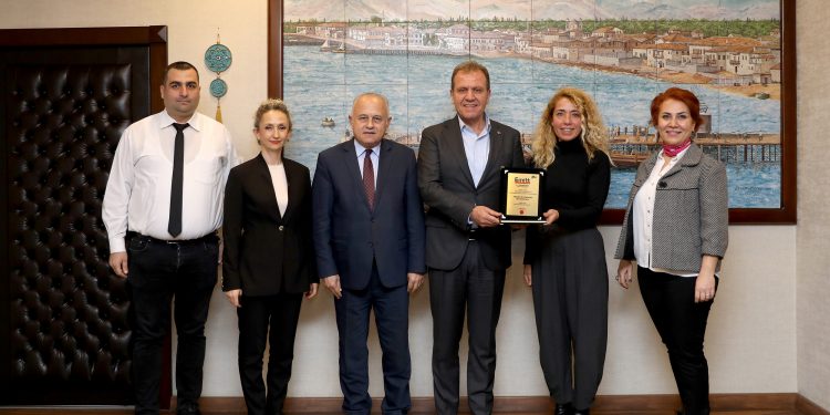 Mersin Büyükşehir’e 25. EMITT Fuarı’ndan 2 büyük ödül