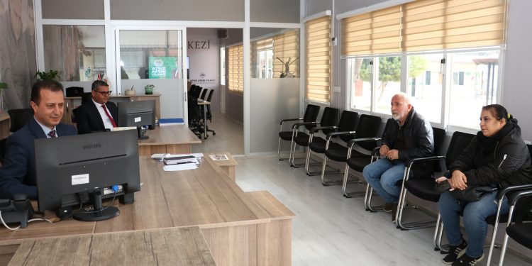 Kariyer merkezi iş arayanlara umut oluyor