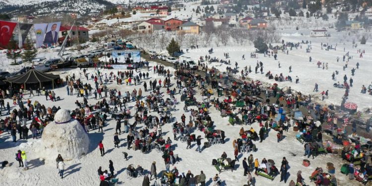 Toroslar 2. Kar Festival’inin ikinci gününde coşku daha da arttı