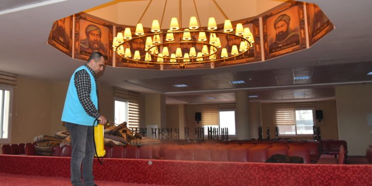 Toroslar’da camiler ve Cemevi temizleniyor