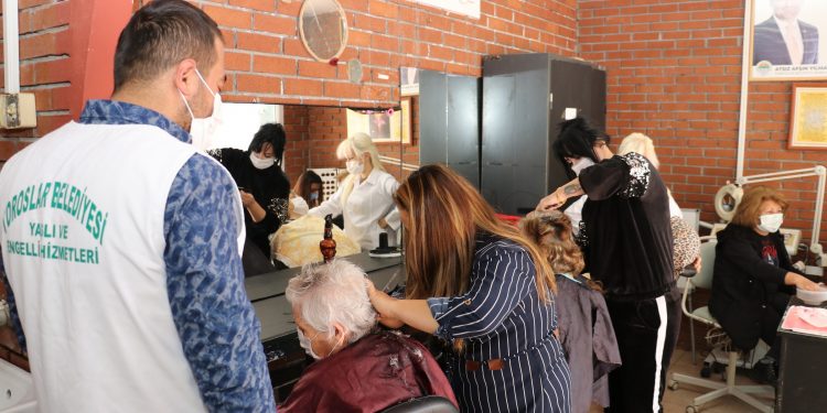 Toroslar’ın “Aktif Yaş Alma Projesi’nde” büyüklerin yüzü gülüyor