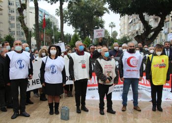 Eylemleri engellenen sağlık emekçilerinden tepki