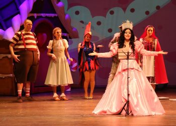 Miniklere tatilin son günü müzikal