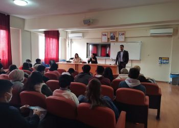 Mersin Barosu’ndan okul kütüphanesine kitap desteği