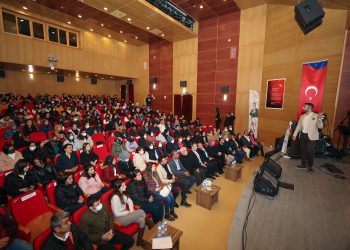 BÜYÜKŞEHİR’DEN YKS’YE HAZIRLANAN ÖĞRENCİLERE “MOTİVASYON”