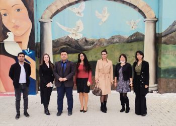 Cezaevinde anneleriyle kalan çocuklara ihtiyaç desteği