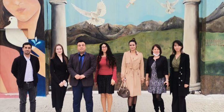 Cezaevinde anneleriyle kalan çocuklara ihtiyaç desteği