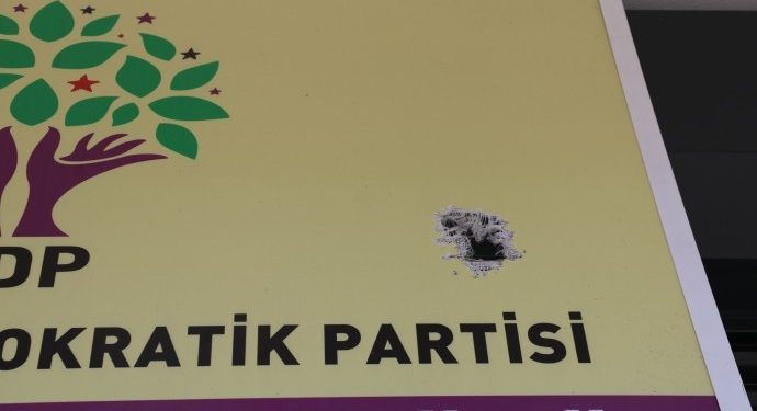 HDP Erdemli İlçe binasına silahlı saldırı