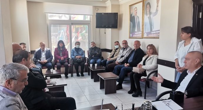 HDP’ye yapılan saldırıya kınama