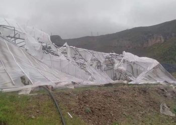 Bozyazı’yı hortum vurdu: birçok sera kullanılamaz hale geldi