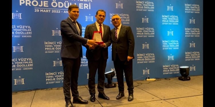 Başkan Özyiğit’e spor ödülü